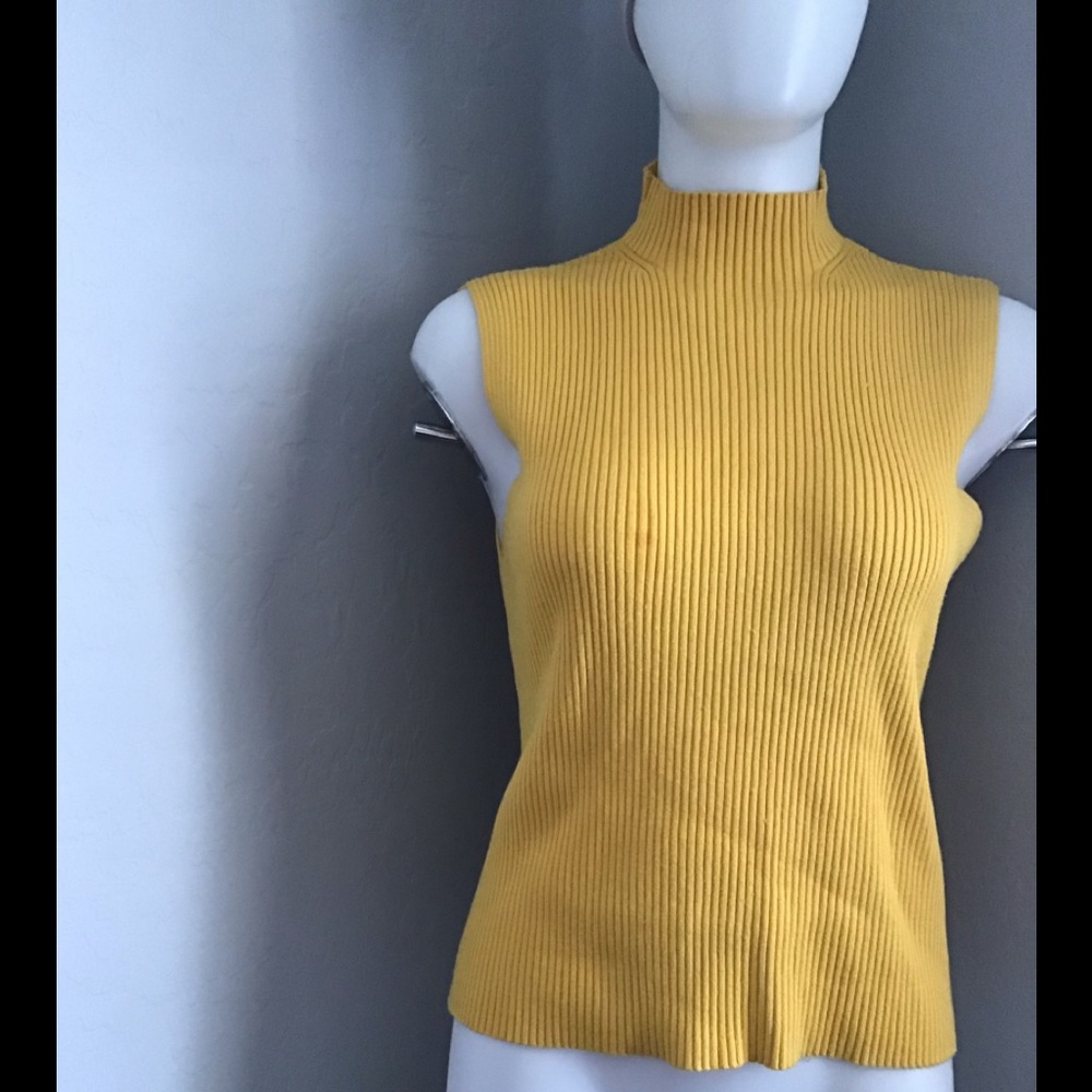 Ribbed career top